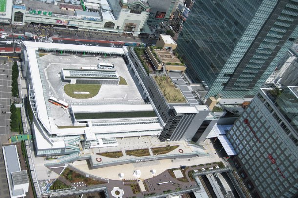 工事完了後 新宿駅南口鳥賊写真